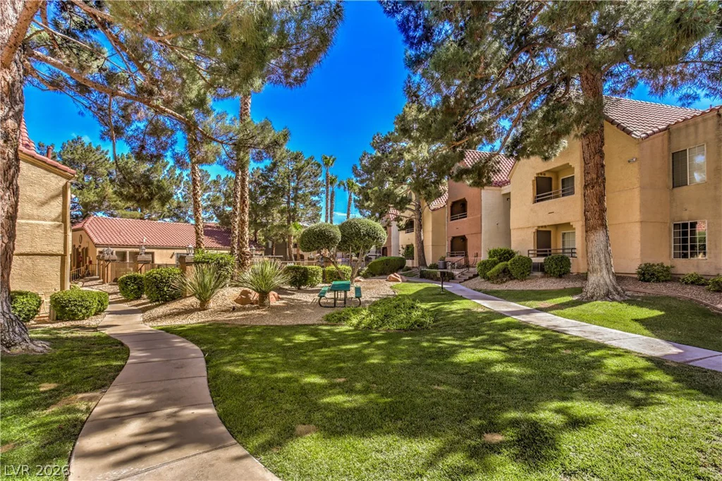 2200 Fort Apache, Las Vegas, NV 89117