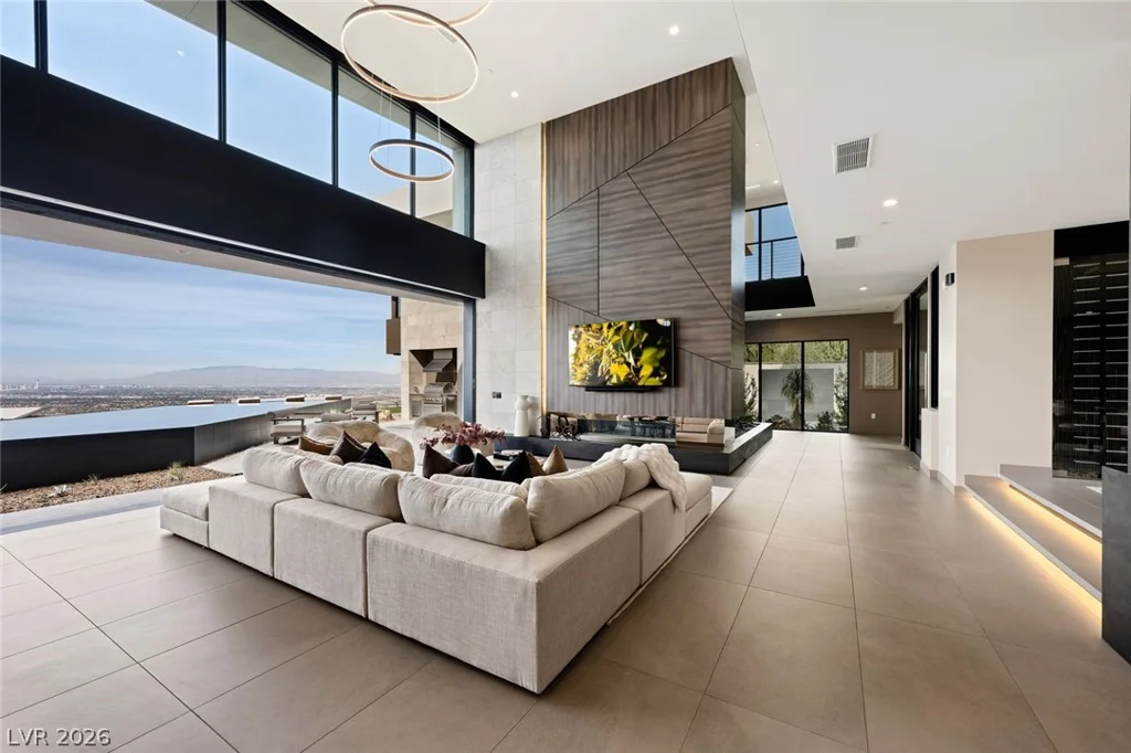 12 Chisel Crest, Henderson, NV 89012