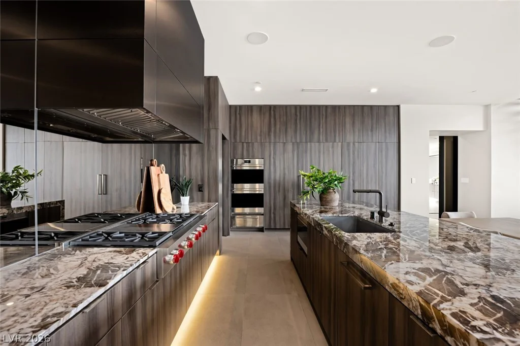 12 Chisel Crest, Henderson, NV 89012