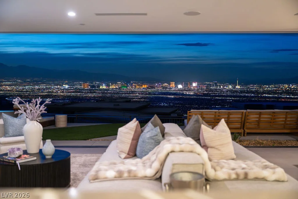 12 Chisel Crest, Henderson, NV 89012
