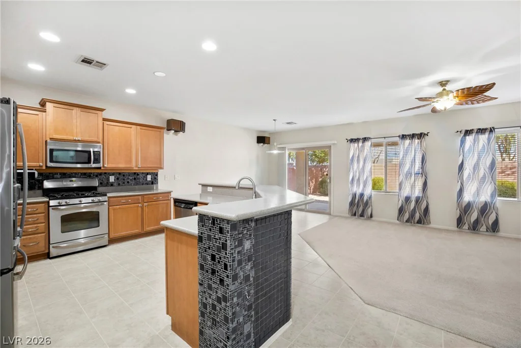 6168 Forest Pony, Las Vegas, NV 89122