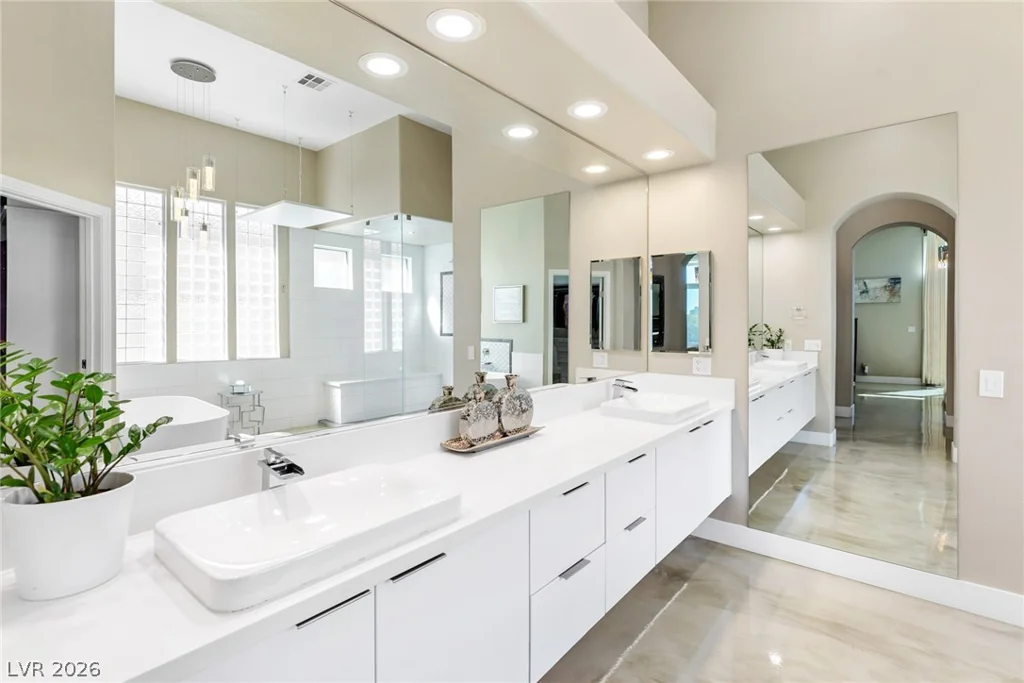 9601 Canyon Mesa, Las Vegas, NV 89144