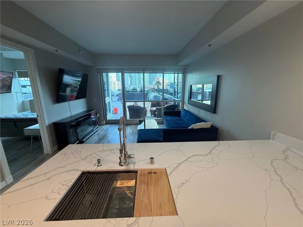 4525 Dean Martin, Las Vegas, NV 89103