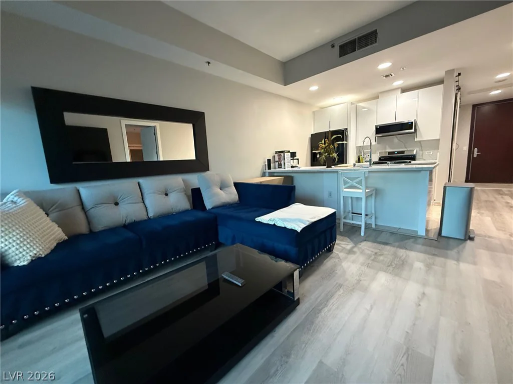 4525 Dean Martin, Las Vegas, NV 89103