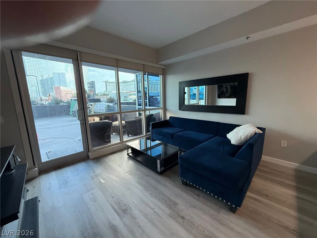 4525 Dean Martin, Las Vegas, NV 89103