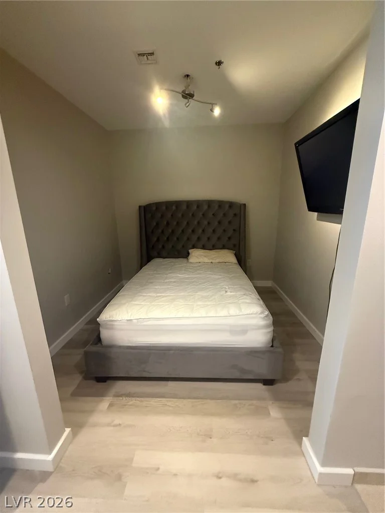 4525 Dean Martin, Las Vegas, NV 89103