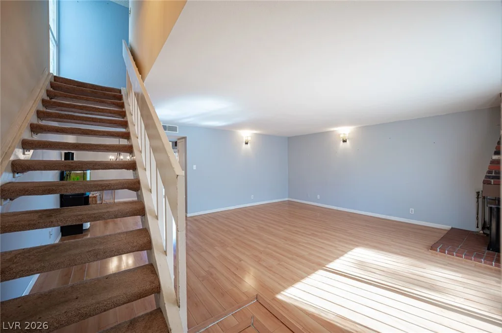 618 Rolling Green, Las Vegas, NV 89169