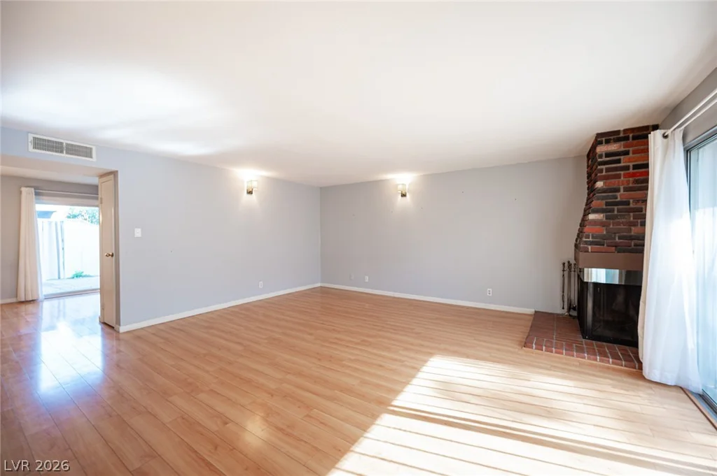 618 Rolling Green, Las Vegas, NV 89169