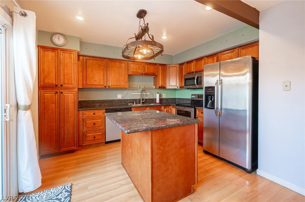 618 Rolling Green, Las Vegas, NV 89169
