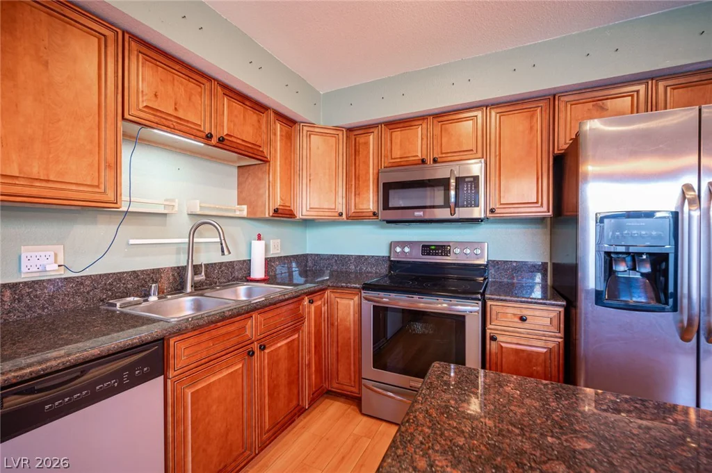 618 Rolling Green, Las Vegas, NV 89169