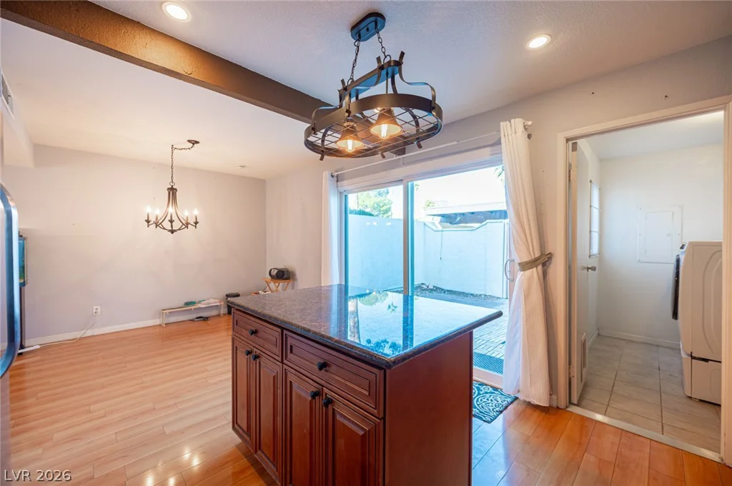 618 Rolling Green, Las Vegas, NV 89169