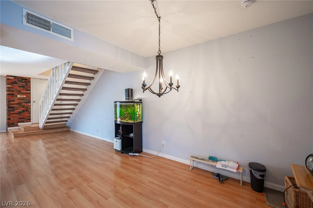 618 Rolling Green, Las Vegas, NV 89169