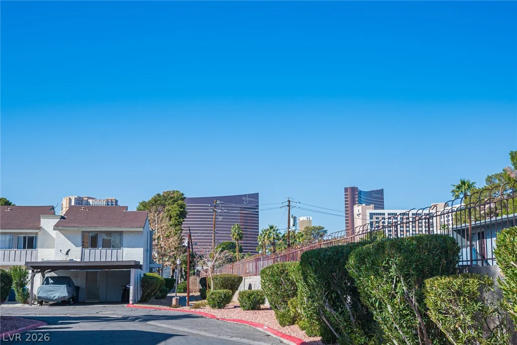 618 Rolling Green, Las Vegas, NV 89169