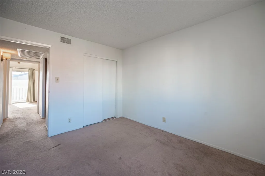 618 Rolling Green, Las Vegas, NV 89169