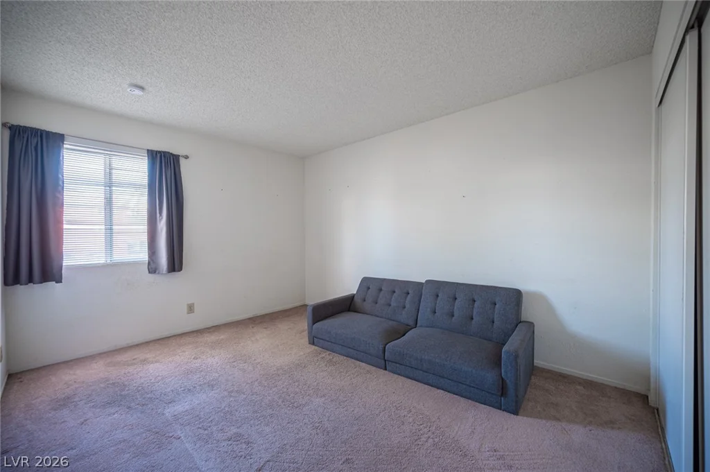 618 Rolling Green, Las Vegas, NV 89169