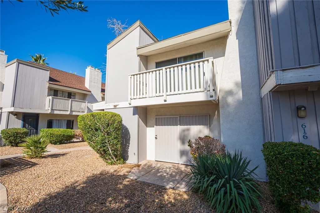 618 Rolling Green, Las Vegas, NV 89169