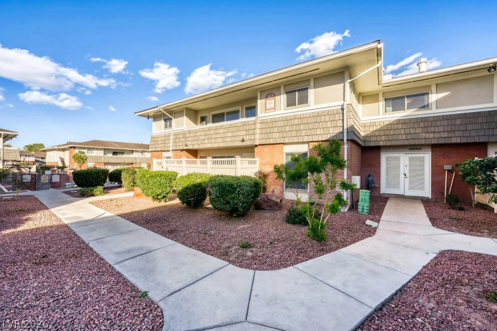 2838 Geary, Las Vegas, NV 89109