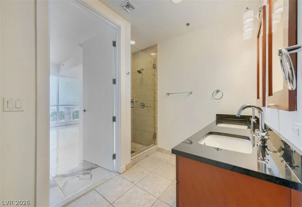 4525 Dean Martin, Las Vegas, NV 89103