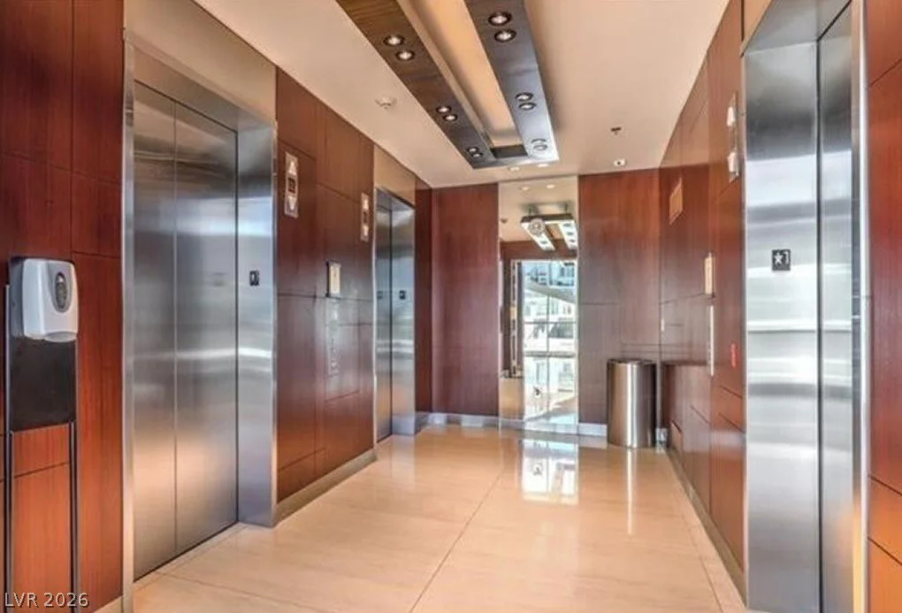 4525 Dean Martin, Las Vegas, NV 89103