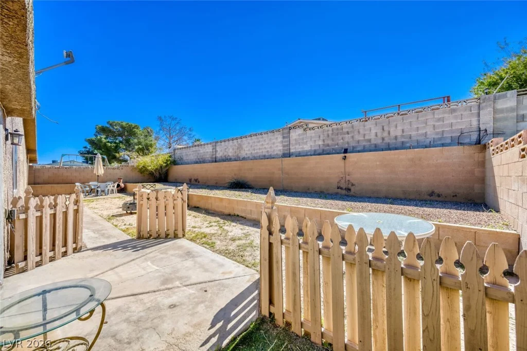 325 Rochell, Henderson, NV 89015