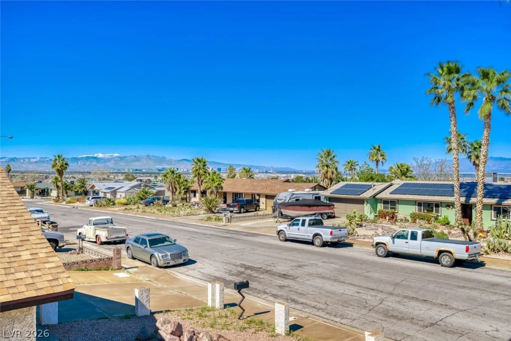325 Rochell, Henderson, NV 89015