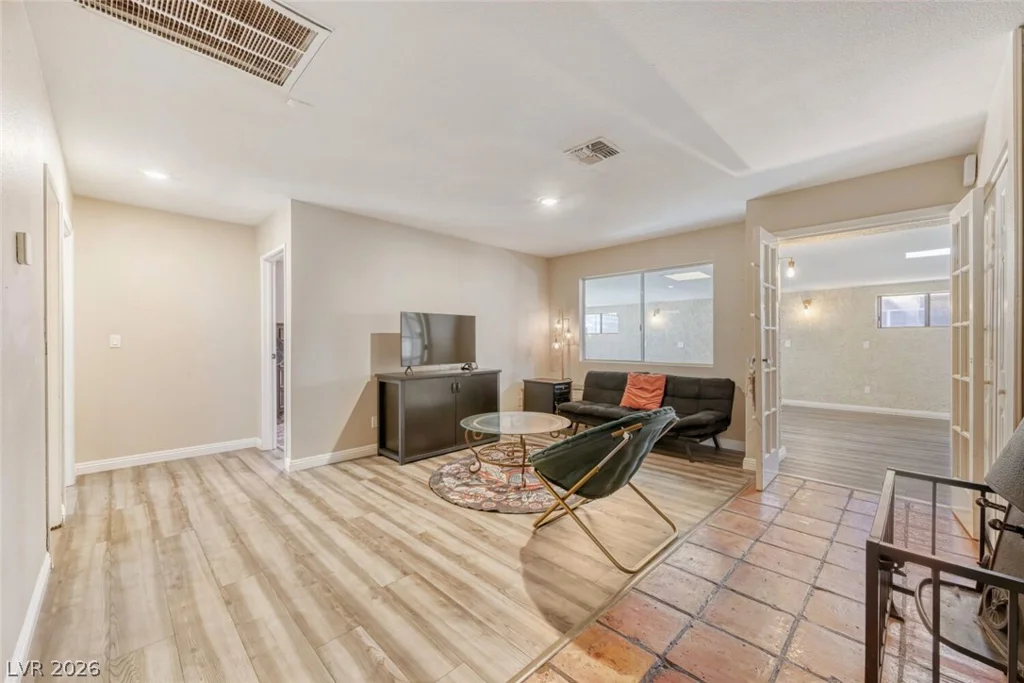 325 Rochell, Henderson, NV 89015