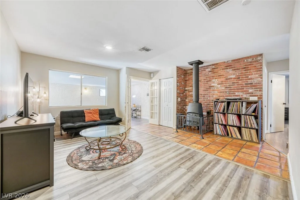 325 Rochell, Henderson, NV 89015