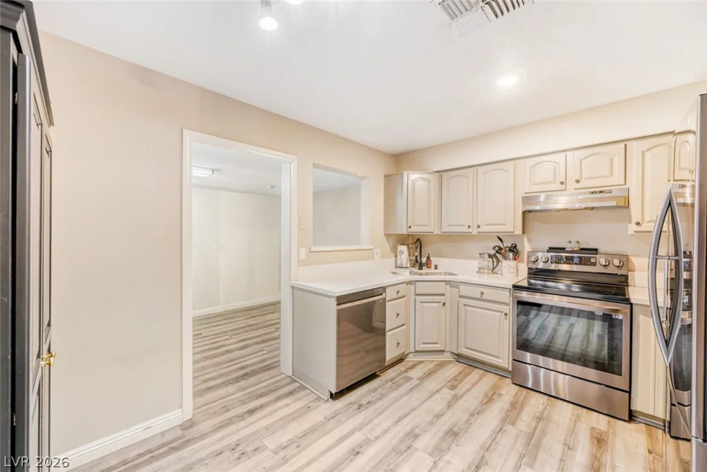 325 Rochell, Henderson, NV 89015