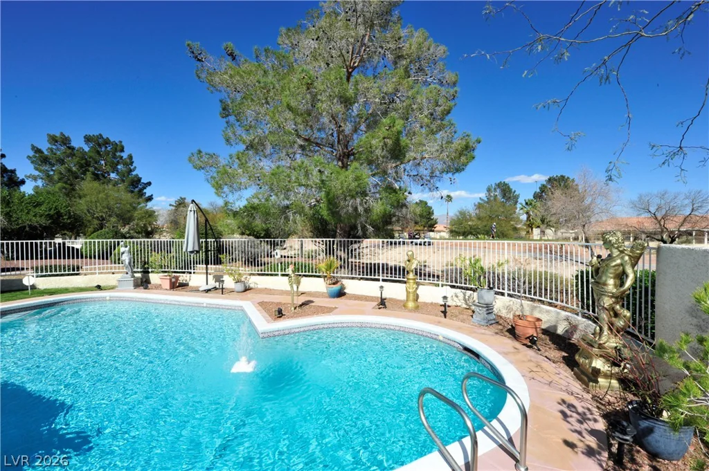 7208 Crooked Bow, Las Vegas, NV 89149