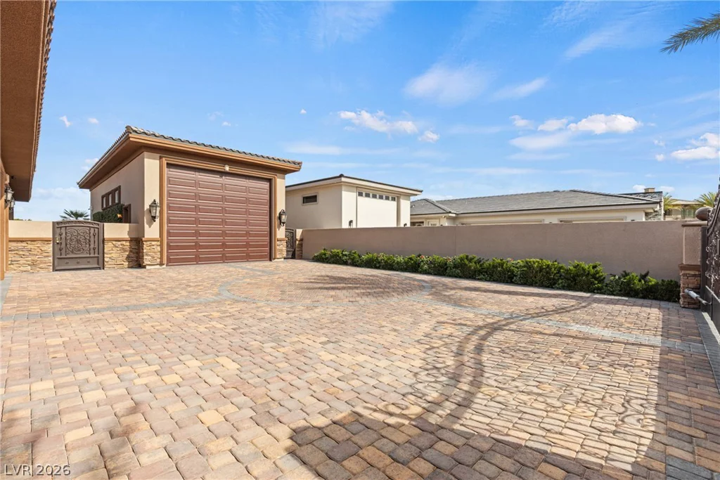 8574 Verde Park, Las Vegas, NV 89129