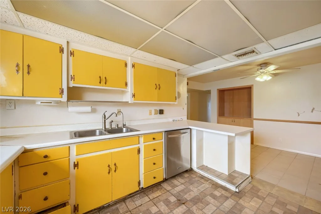 2031 Crawford, North Las Vegas, NV 89030