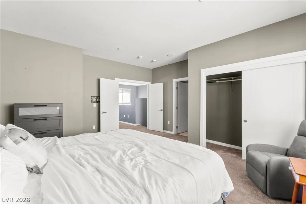 4555 Dean Martin, Las Vegas, NV 89103