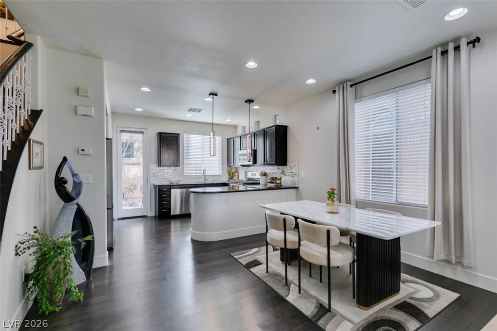 2374 Malaga Peak, Las Vegas, NV 89135