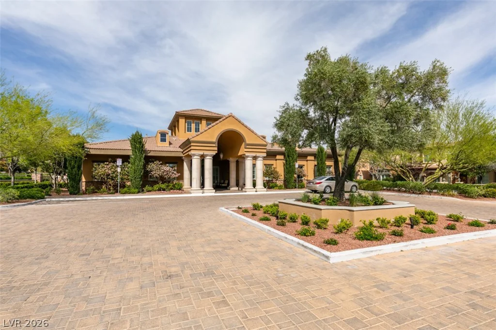 2374 Malaga Peak, Las Vegas, NV 89135