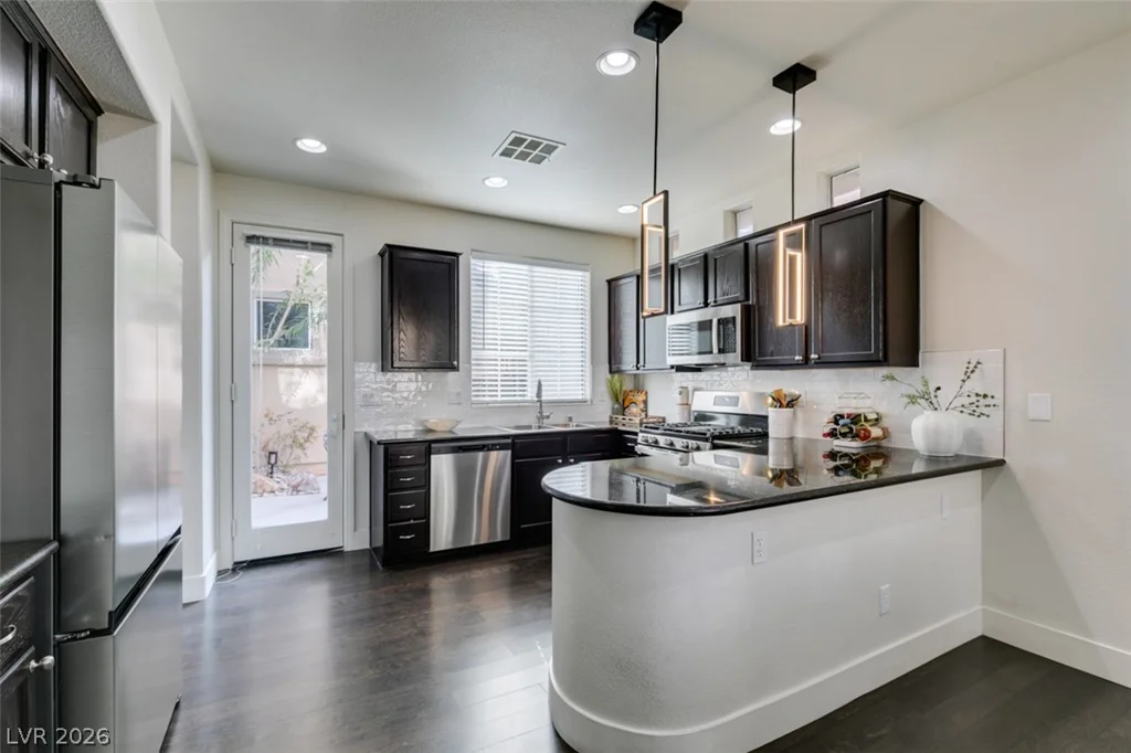 2374 Malaga Peak, Las Vegas, NV 89135