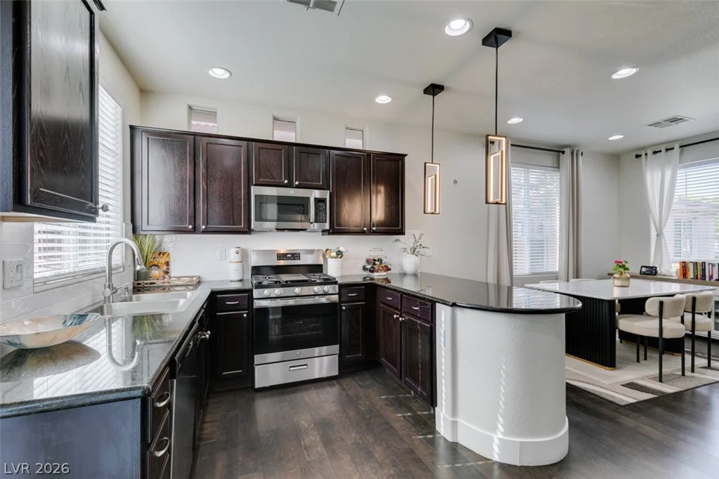 2374 Malaga Peak, Las Vegas, NV 89135
