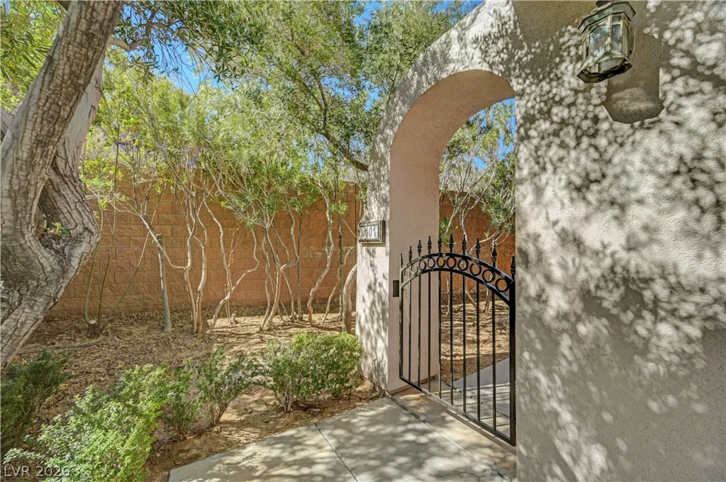 10 Via Visione, Henderson, NV 89011