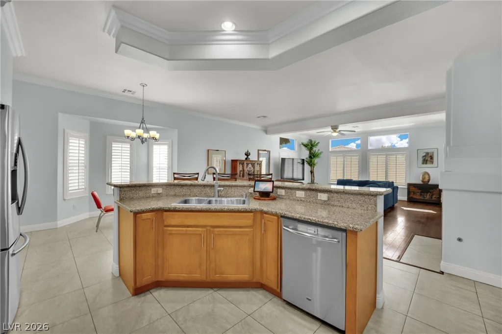 5905 Glenmere, Las Vegas, NV 89131