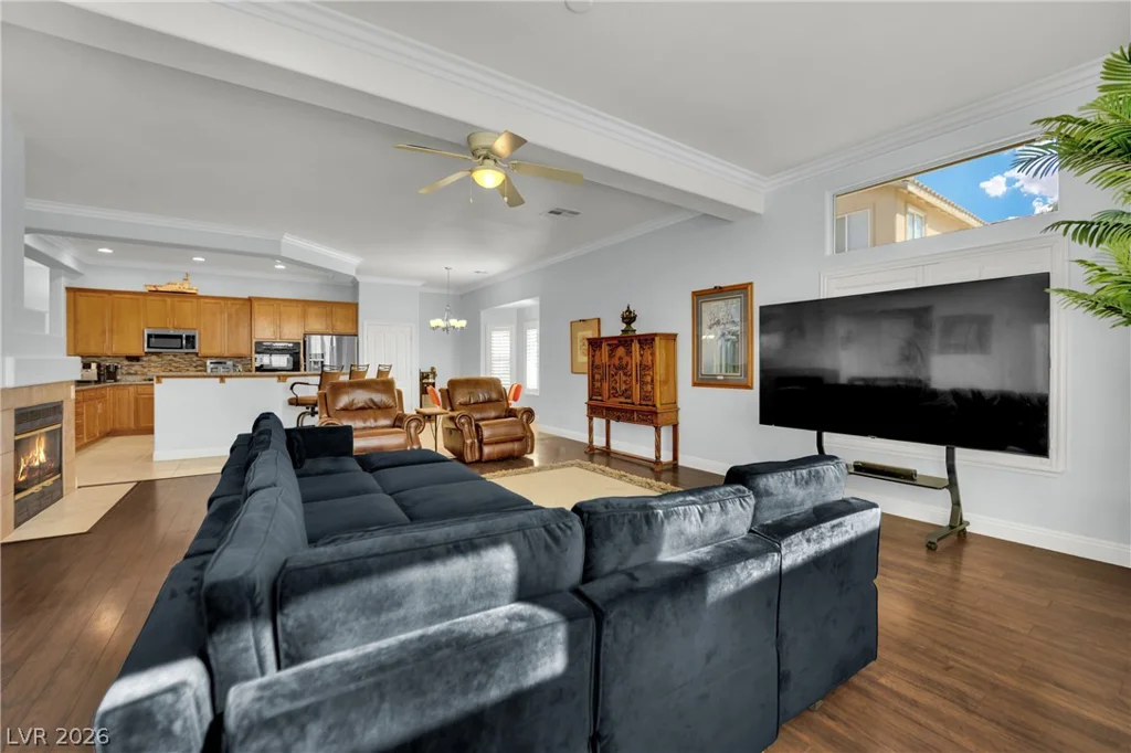 5905 Glenmere, Las Vegas, NV 89131