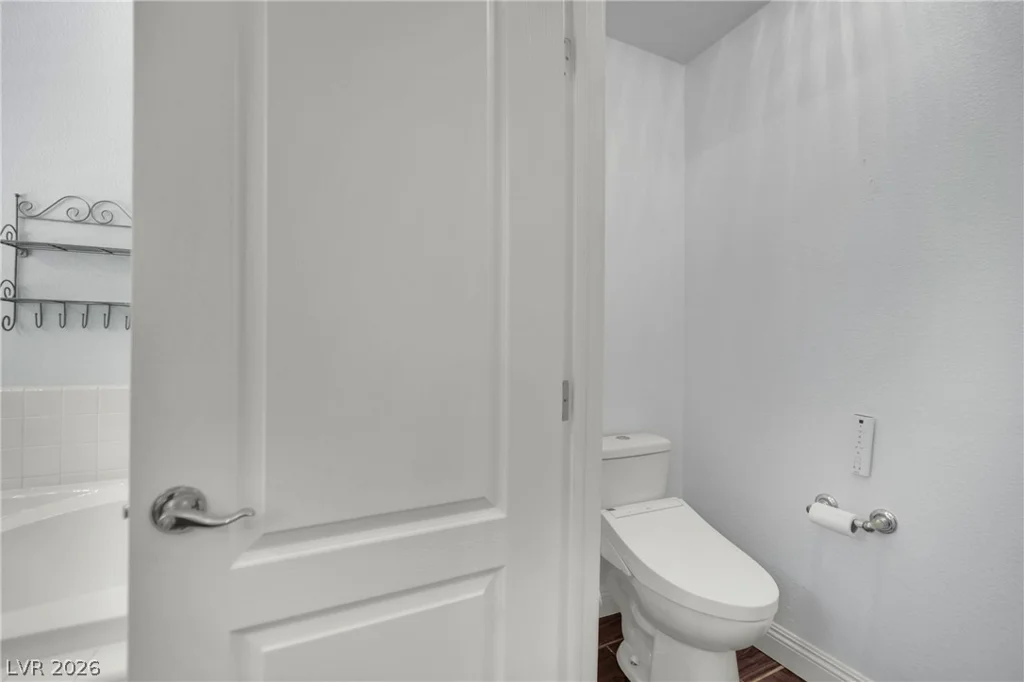 5905 Glenmere, Las Vegas, NV 89131