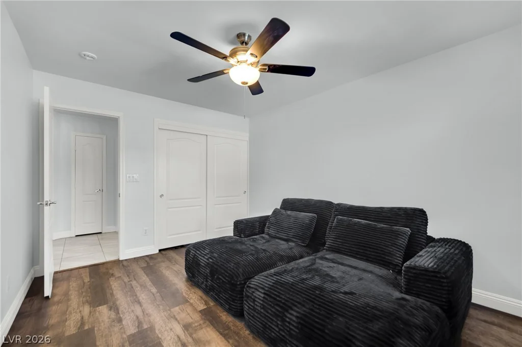 5905 Glenmere, Las Vegas, NV 89131