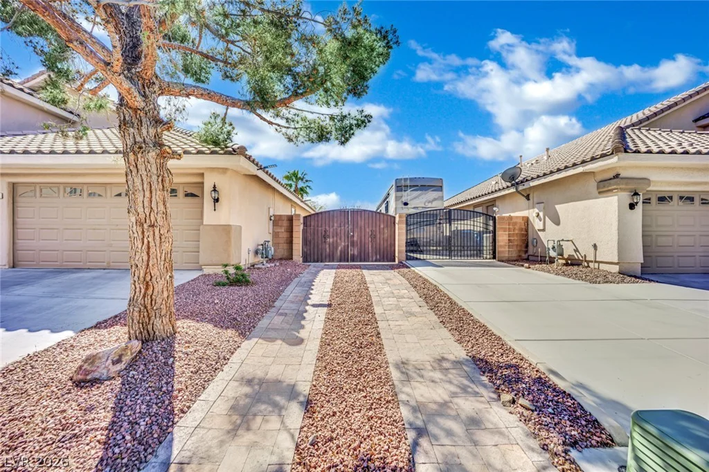 5905 Glenmere, Las Vegas, NV 89131