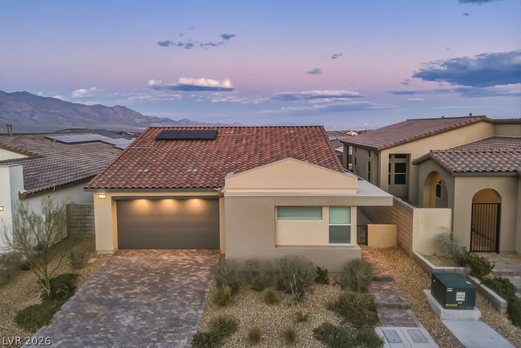 9958 Egan Valley, Las Vegas, NV 89166