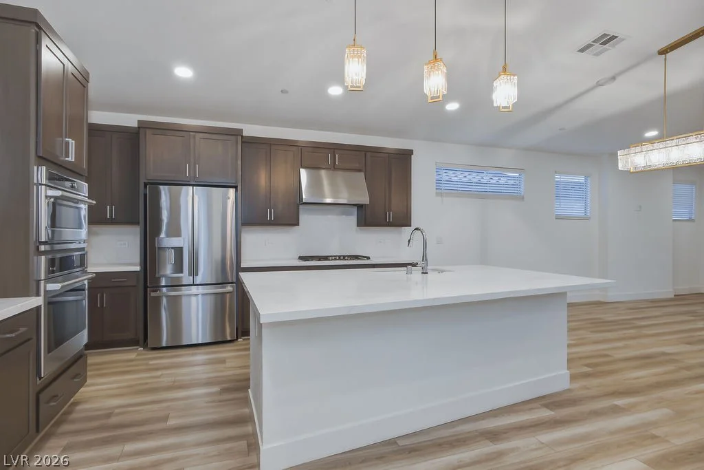 9958 Egan Valley, Las Vegas, NV 89166