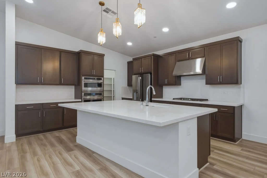 9958 Egan Valley, Las Vegas, NV 89166