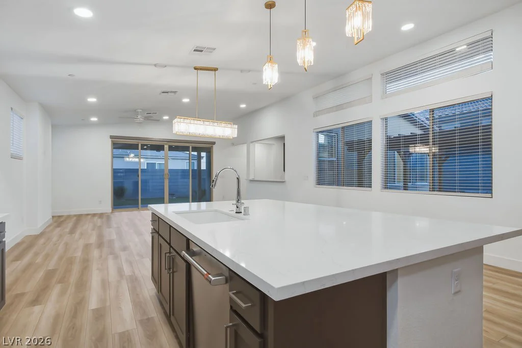 9958 Egan Valley, Las Vegas, NV 89166