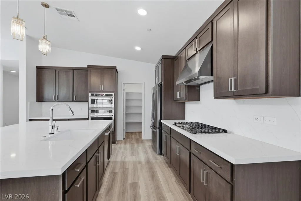 9958 Egan Valley, Las Vegas, NV 89166