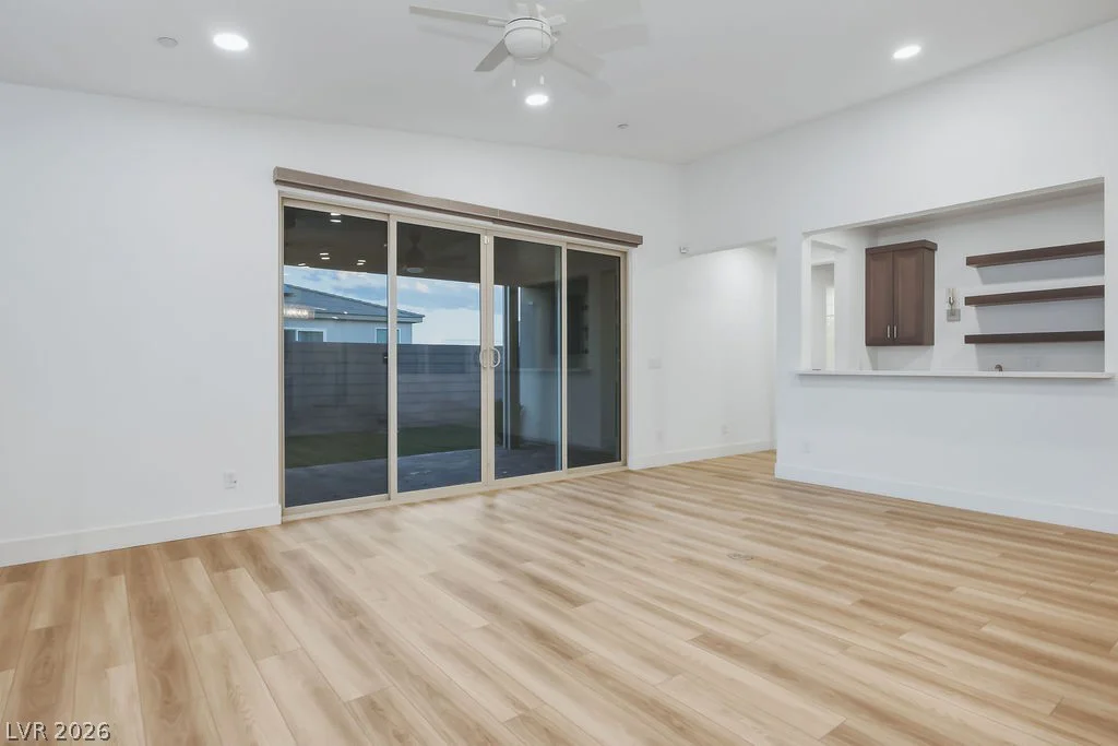 9958 Egan Valley, Las Vegas, NV 89166