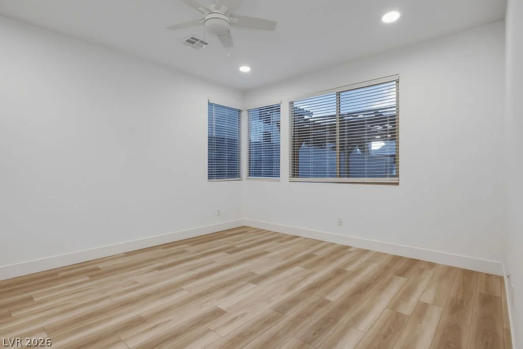 9958 Egan Valley, Las Vegas, NV 89166