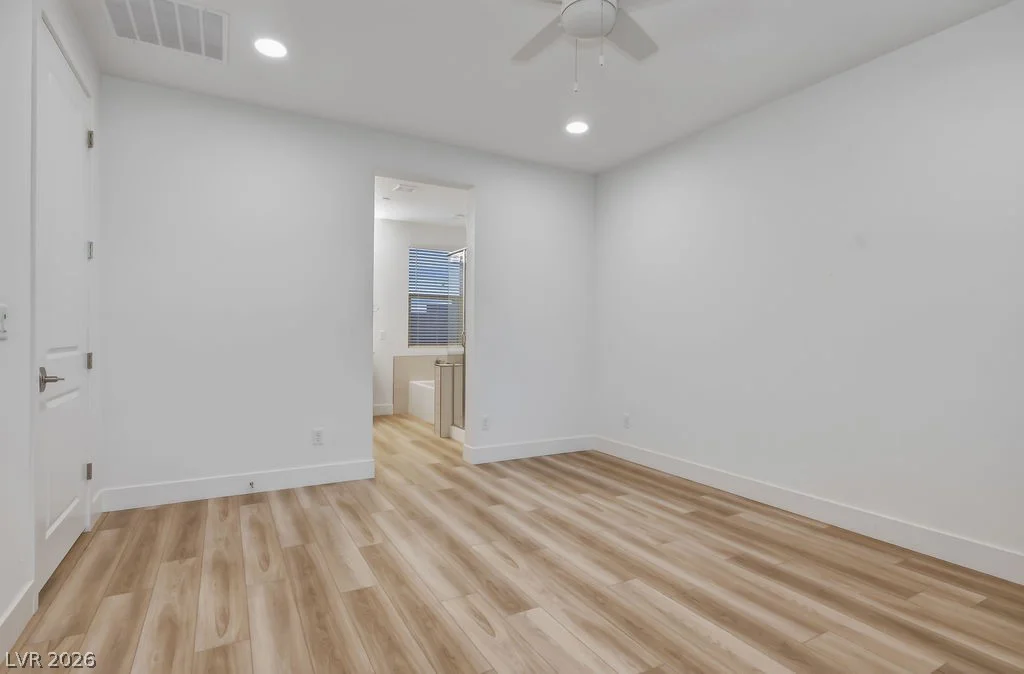 9958 Egan Valley, Las Vegas, NV 89166